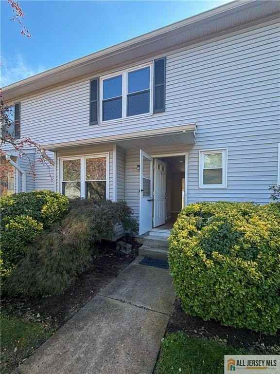 34 Deerfield Ln - Photo 2 of 28