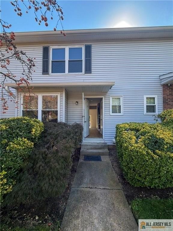 34 Deerfield Ln - Photo 3 of 28