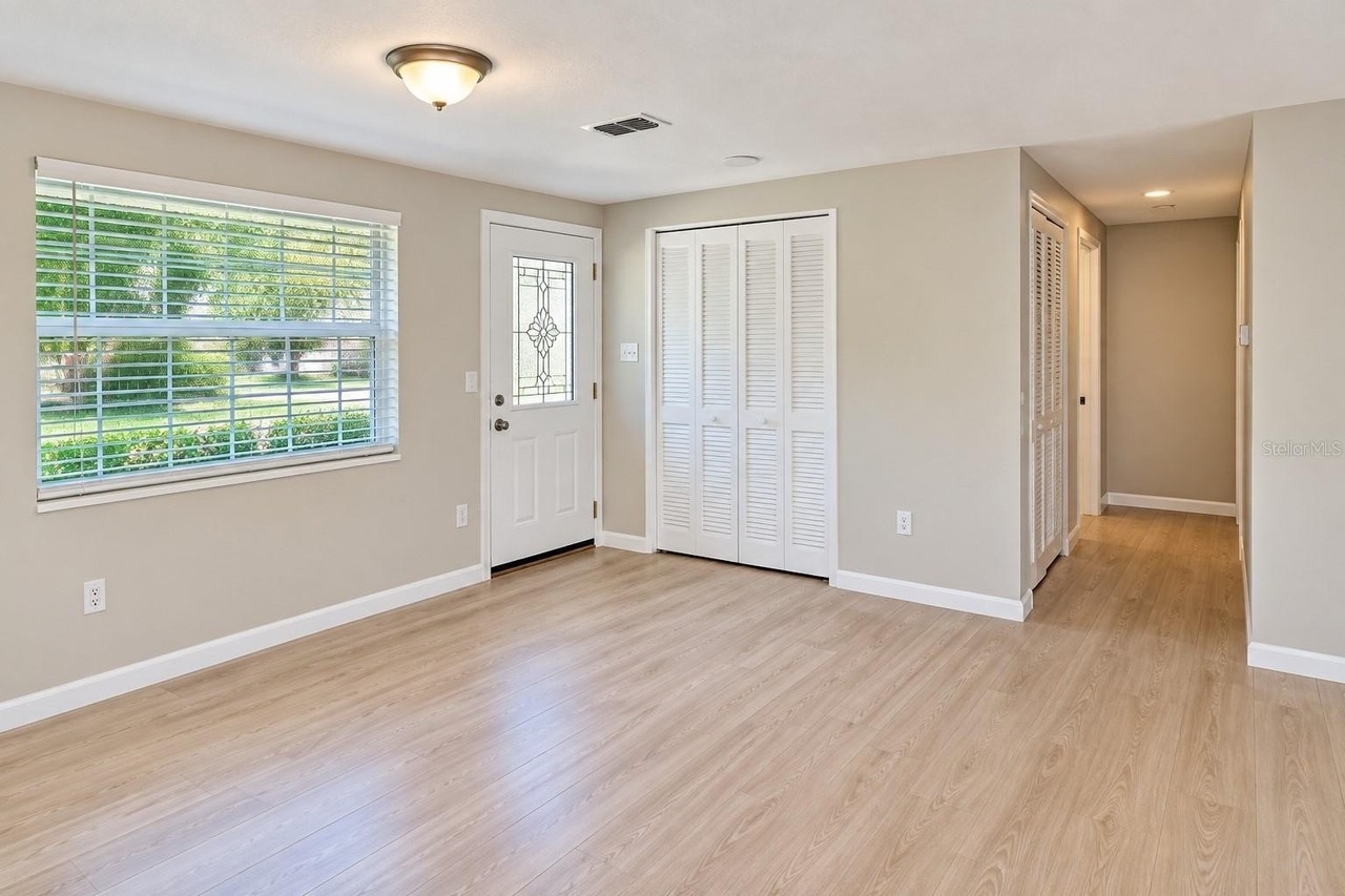 6631 Glades Way - Photo 3 of 19