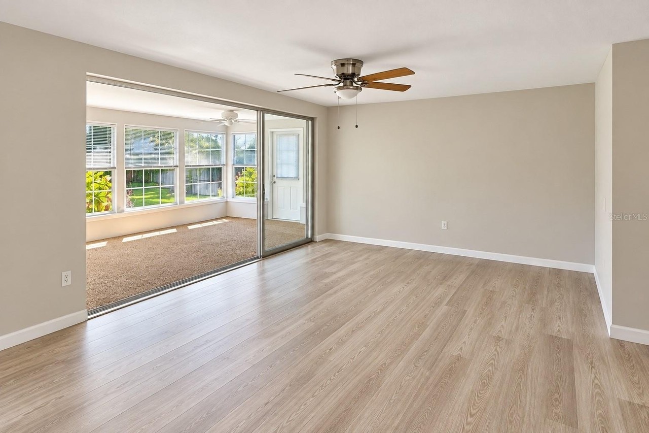 6631 Glades Way - Photo 4 of 19