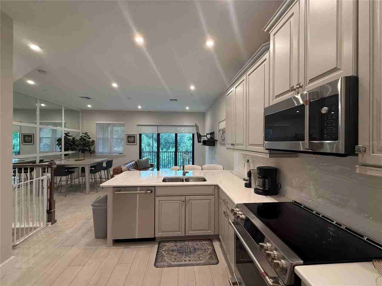 5544 Cannes Cir - Photo 6 of 21