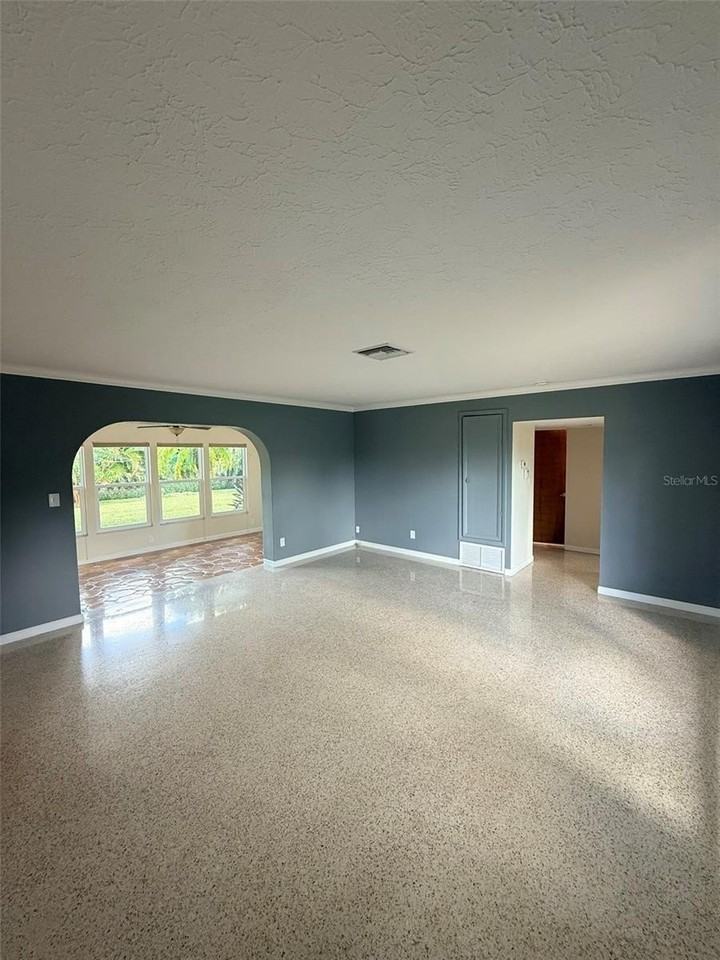 1729 Laramie St - Photo 7 of 50
