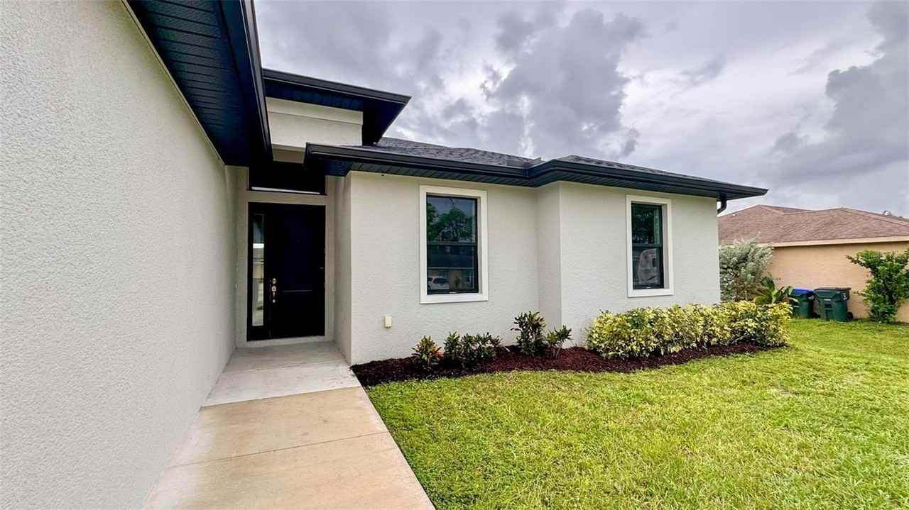 4837 Sunburst Ave - Photo 3 of 25