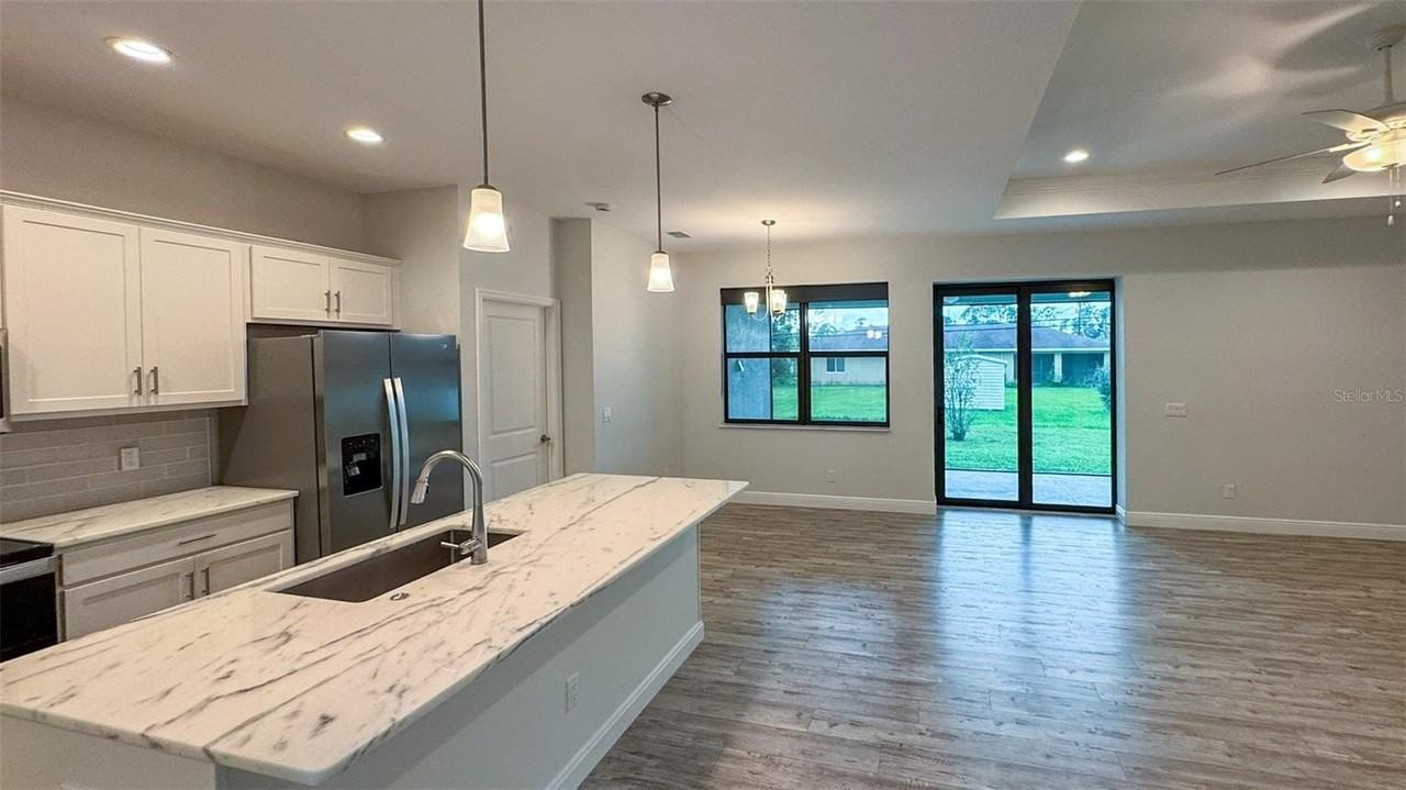 4837 Sunburst Ave - Photo 6 of 25