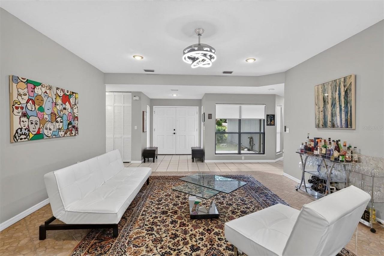 1326 Nw 57th St - Photo 7 of 44