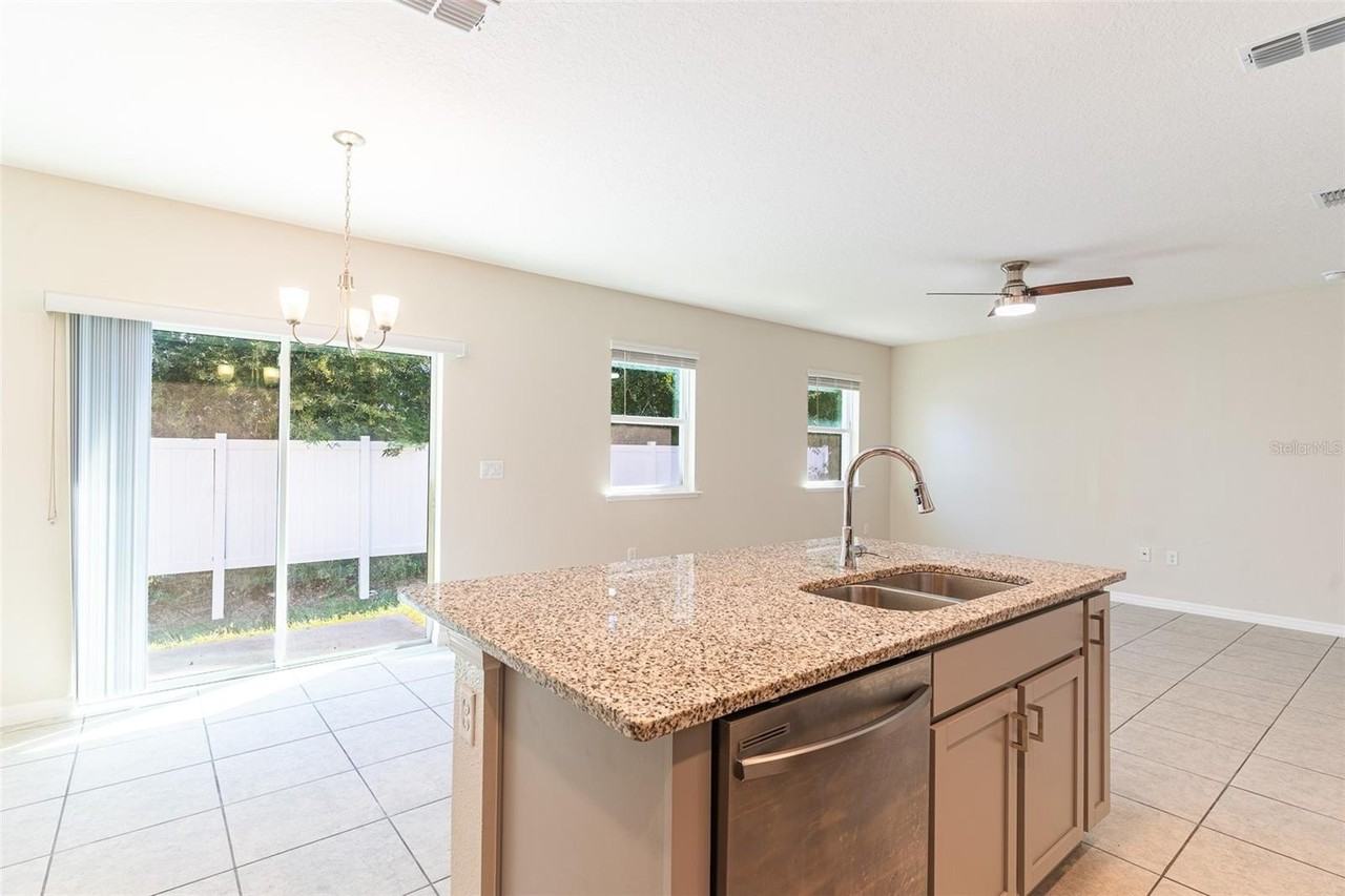 4925 Jackson St - Photo 5 of 27