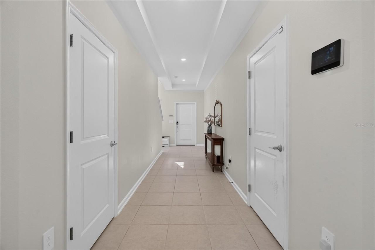 685 Peroni Ave - Photo 3 of 45