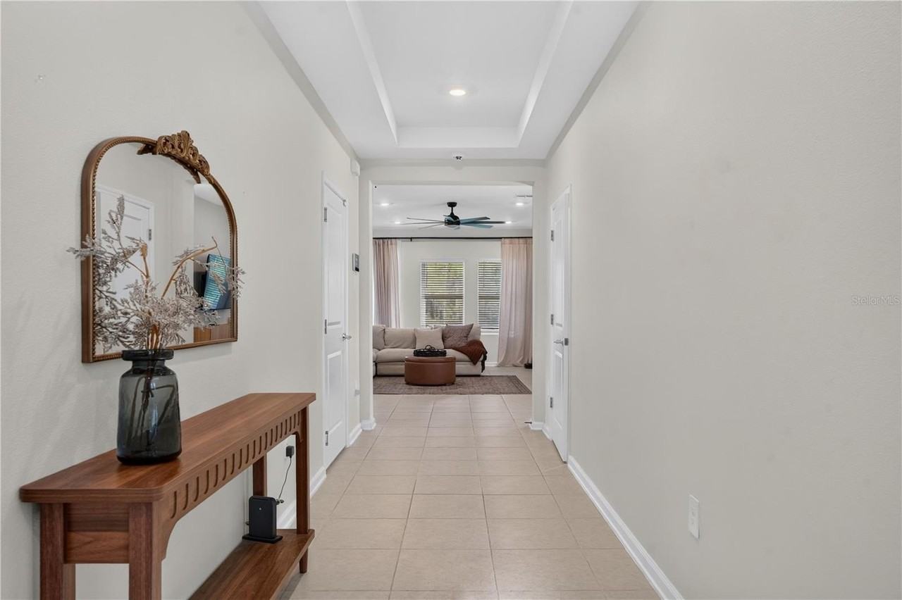 685 Peroni Ave - Photo 7 of 45