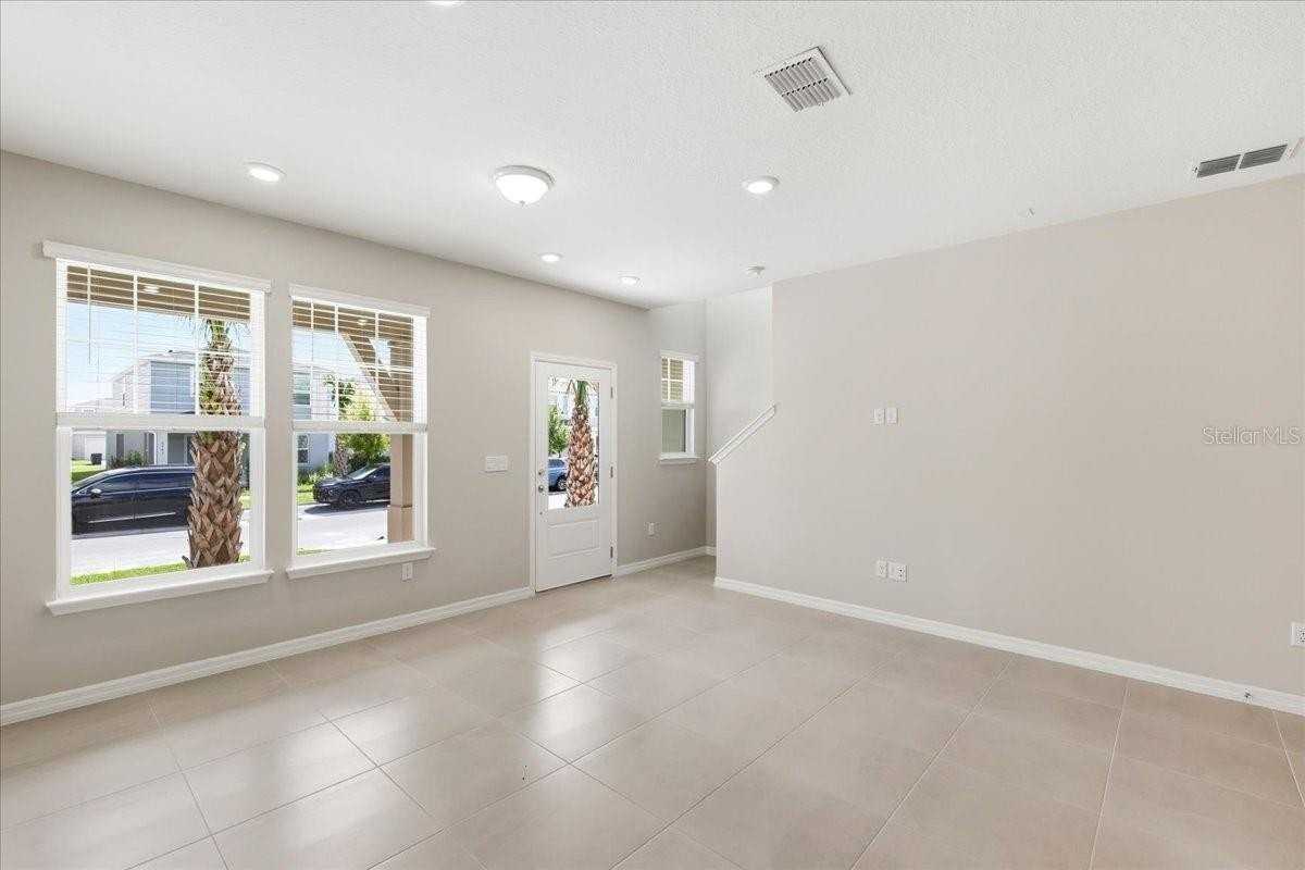 6258 Sunny Time Ave - Photo 6 of 32