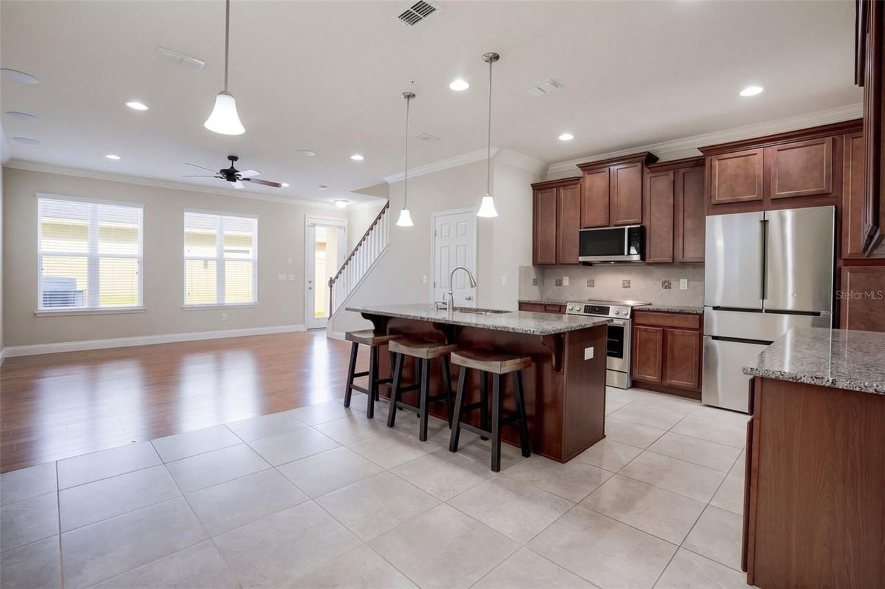 8049 Cadman St - Photo 4 of 29