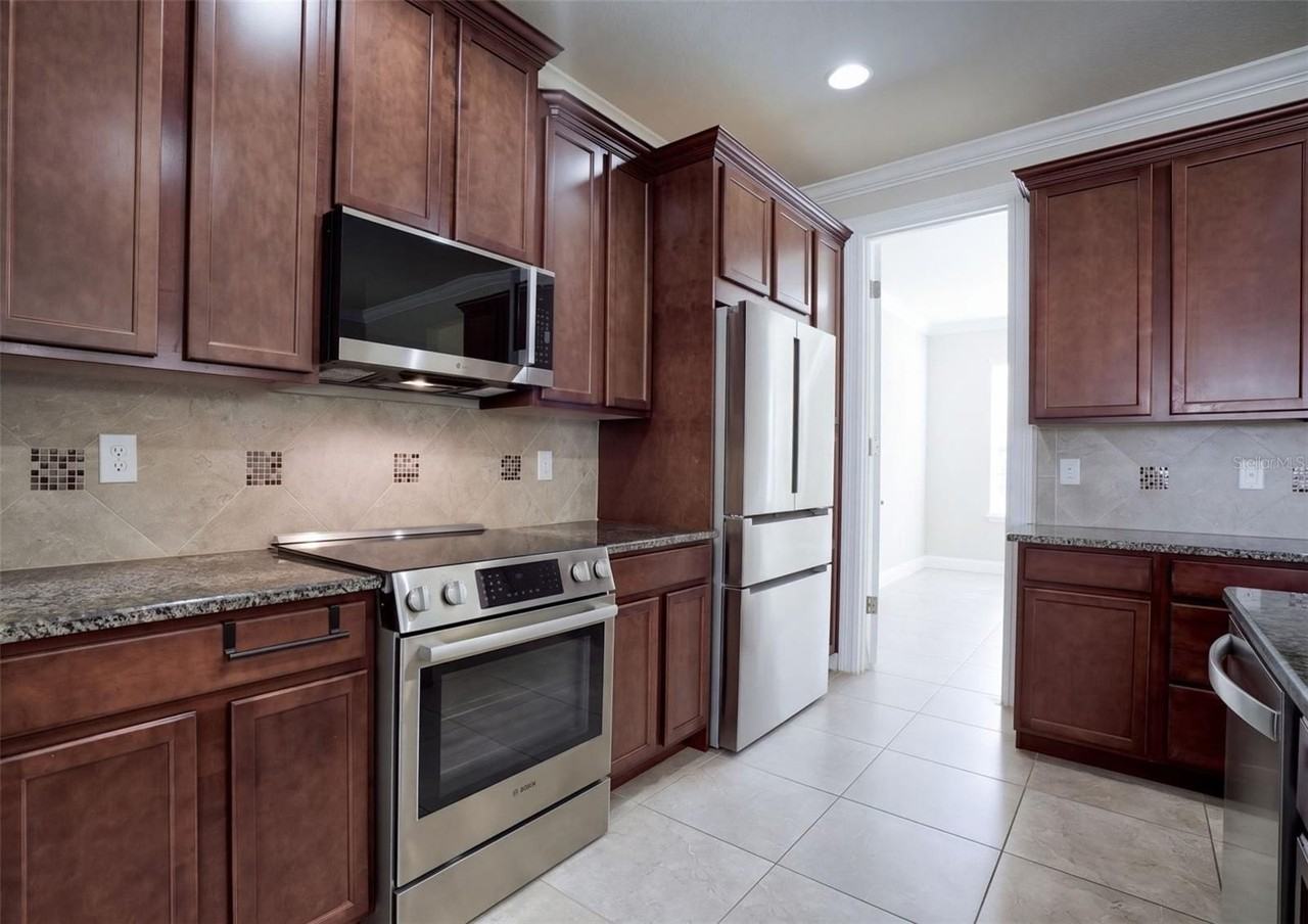8049 Cadman St - Photo 7 of 29