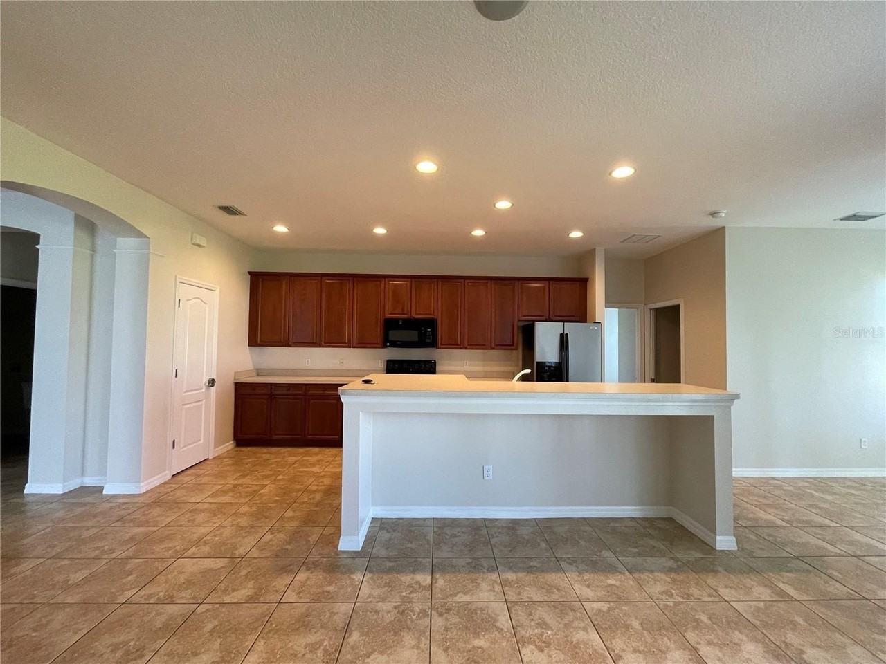 6826 Duncaster St - Photo 4 of 25