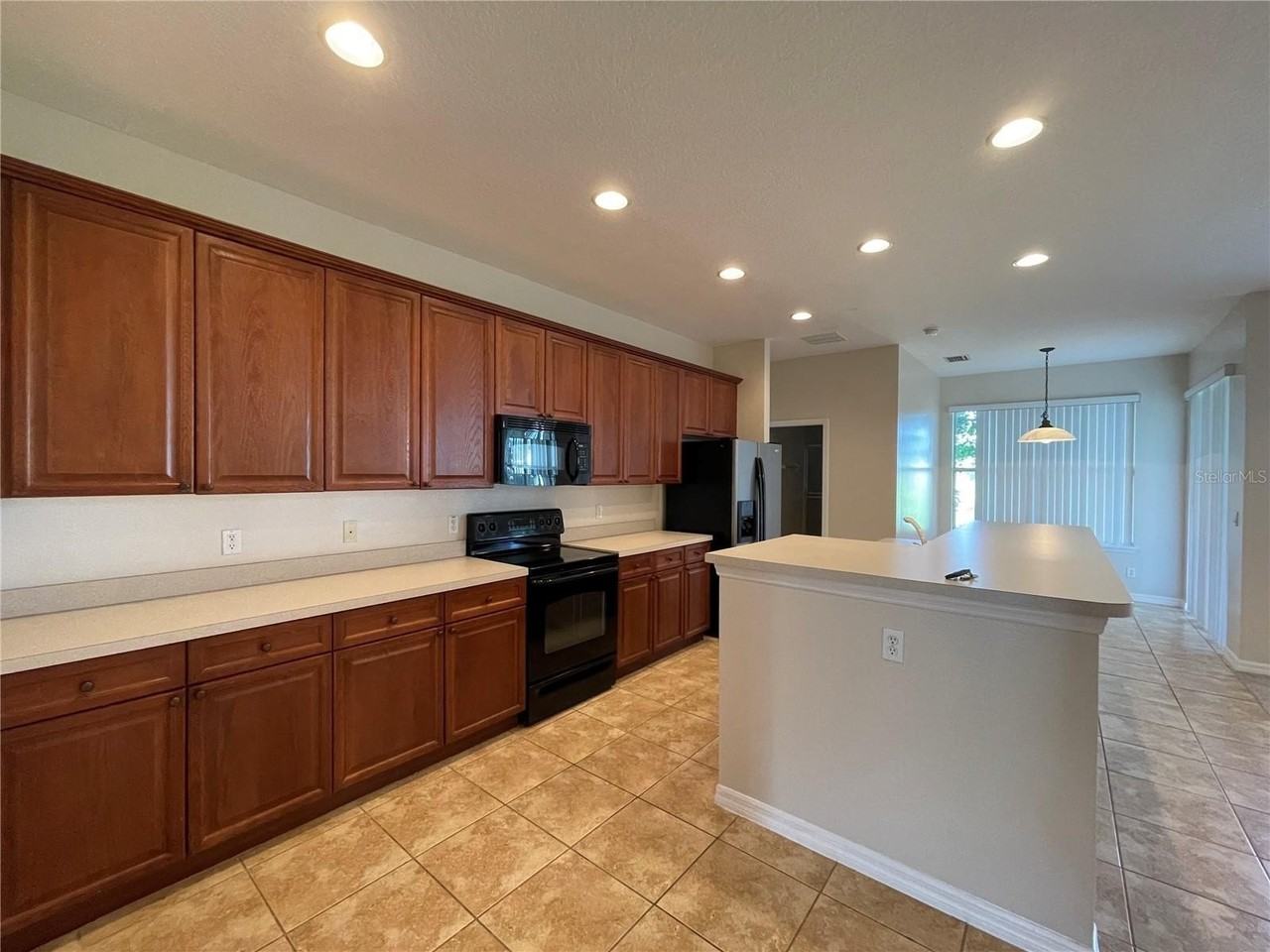 6826 Duncaster St - Photo 5 of 25