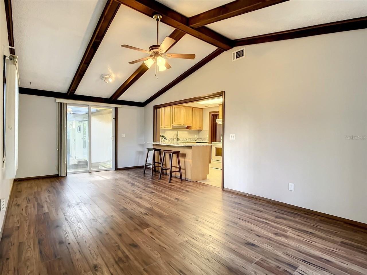 310 Camellia St - Photo 5 of 28