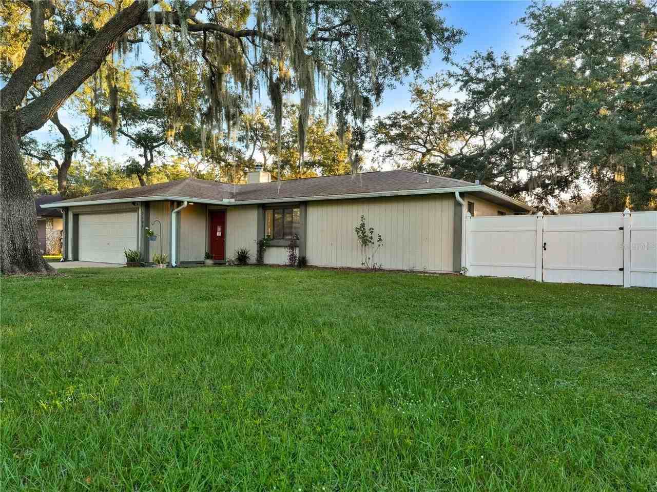 1101 Pine Sap Ct - Photo 3 of 34