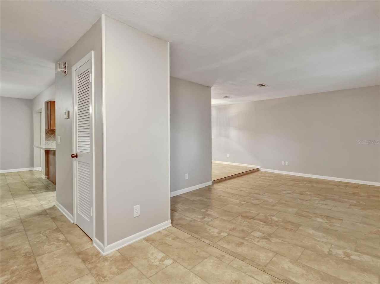 1101 Pine Sap Ct - Photo 4 of 34