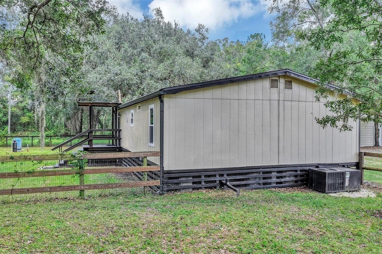 9320 Nw 125th Ave - Photo 3 of 50