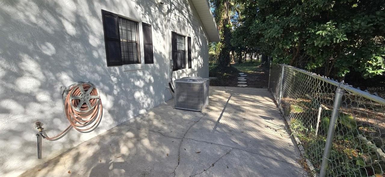 10605 Sw 68th Ter - Photo 5 of 19