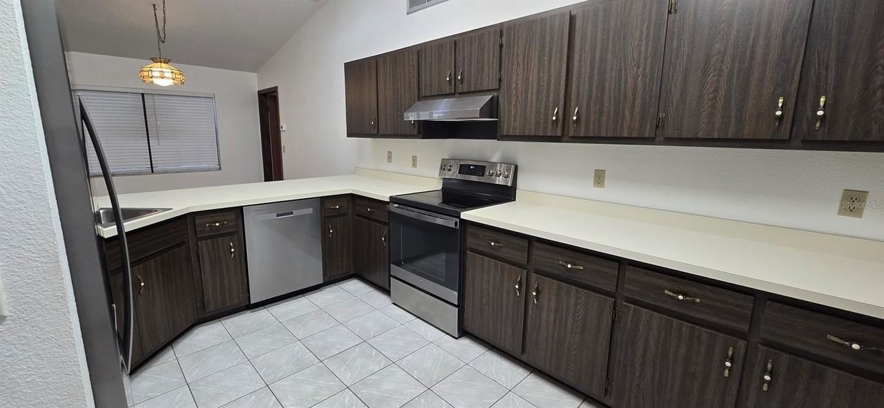 10605 Sw 68th Ter - Photo 6 of 19