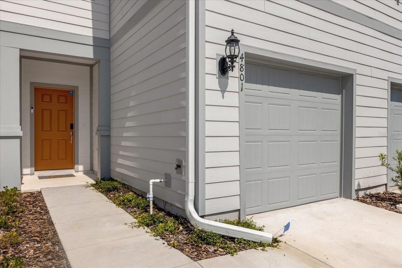 4801 Sparkling Shell Ave - Photo 3 of 27