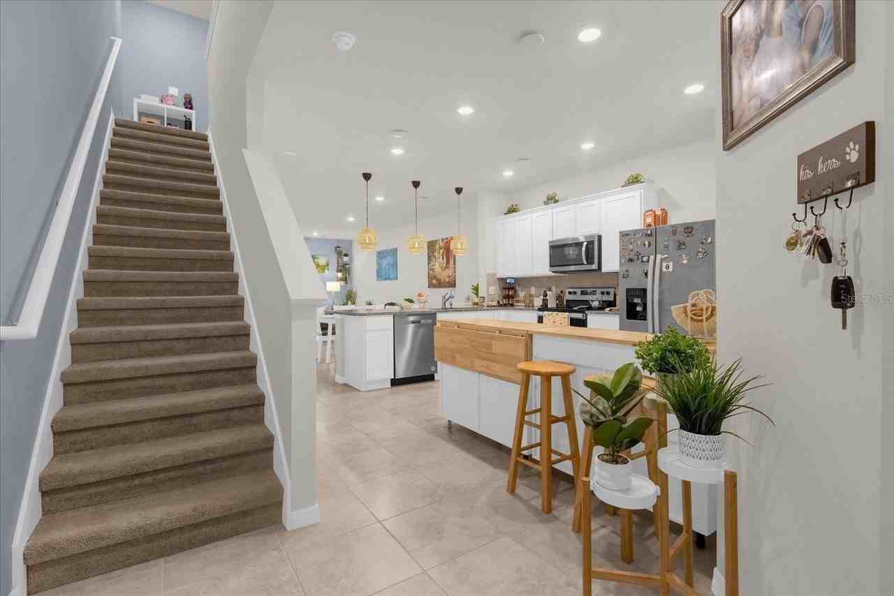 4801 Sparkling Shell Ave - Photo 4 of 27