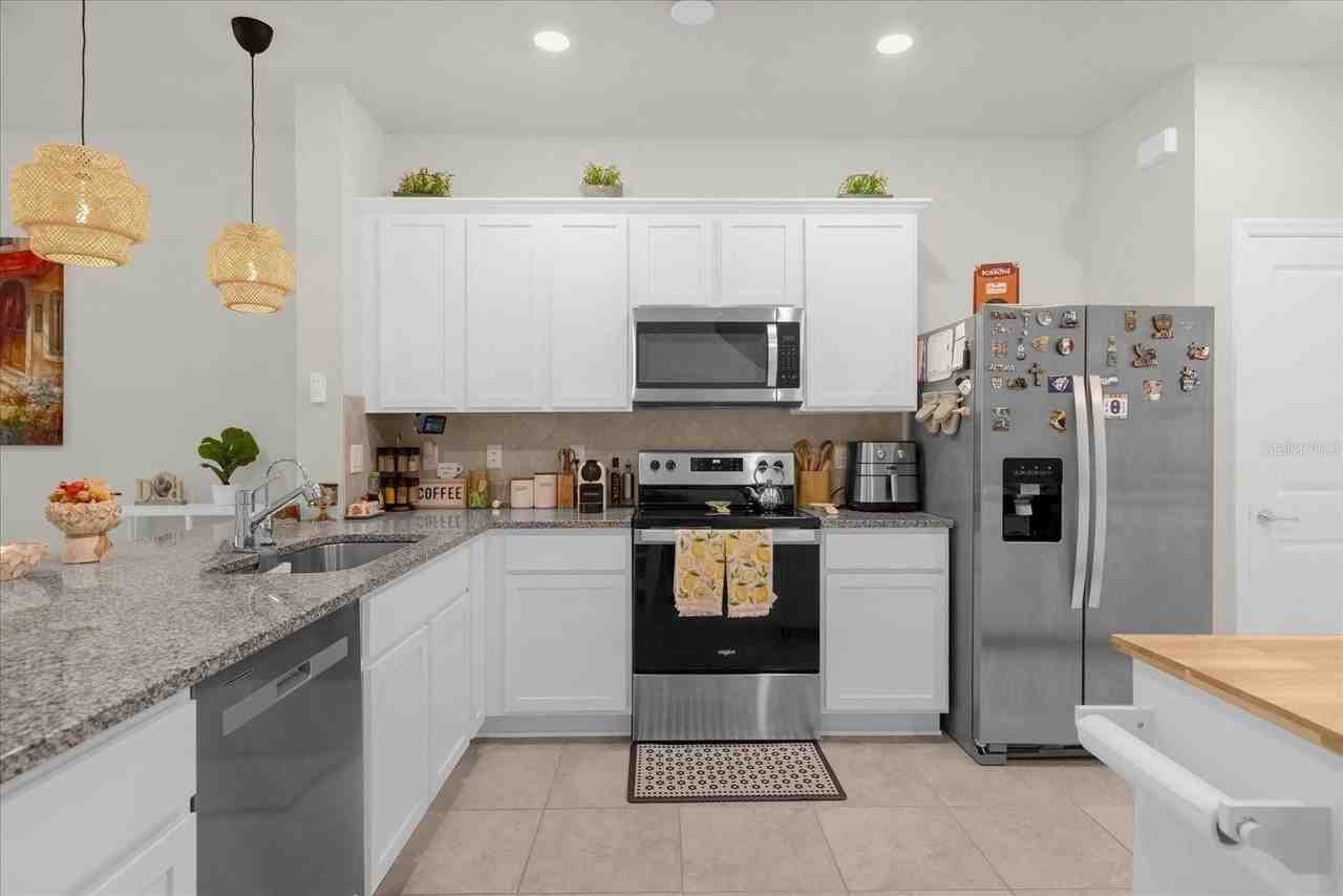4801 Sparkling Shell Ave - Photo 6 of 27