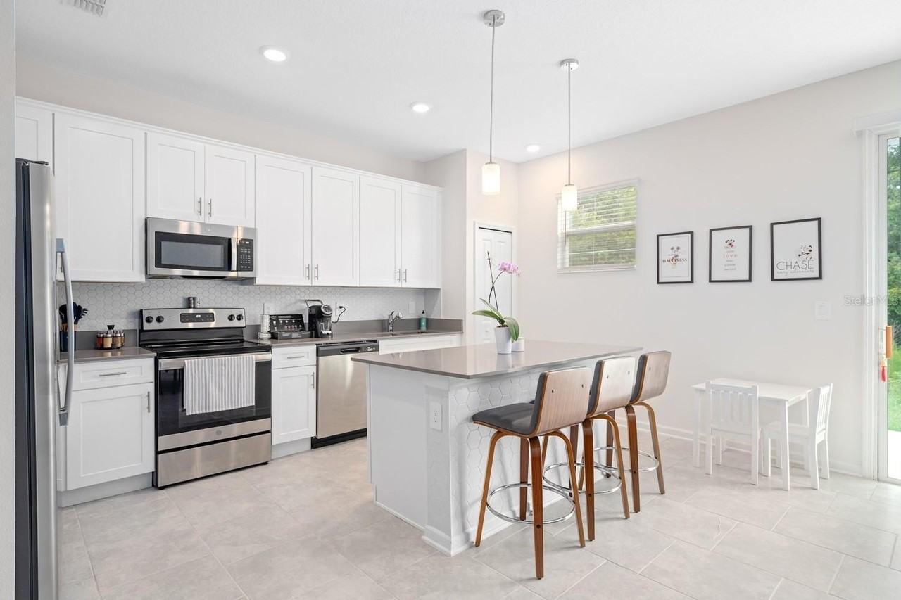 7456 Stone Creek Trl - Photo 4 of 50