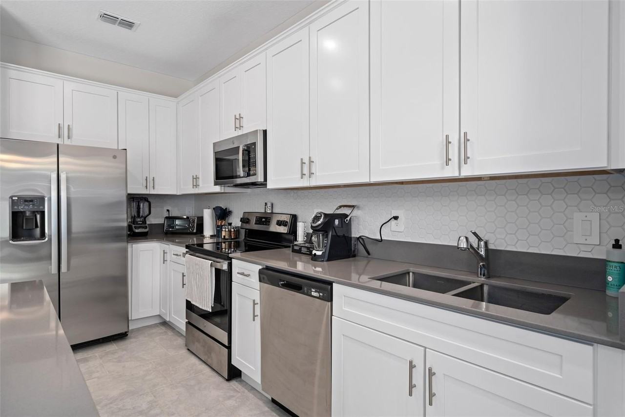 7456 Stone Creek Trl - Photo 6 of 50
