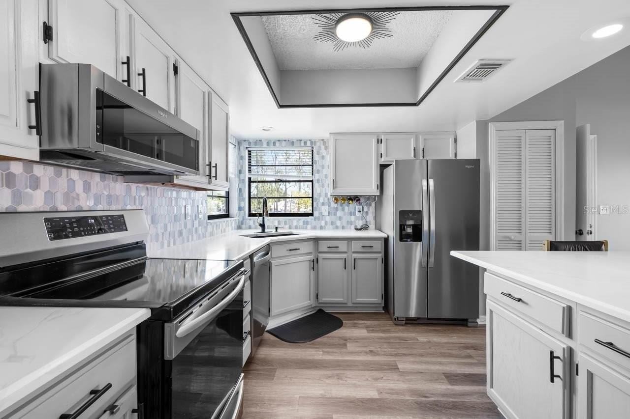609 Lively Dr #B - Photo 4 of 16