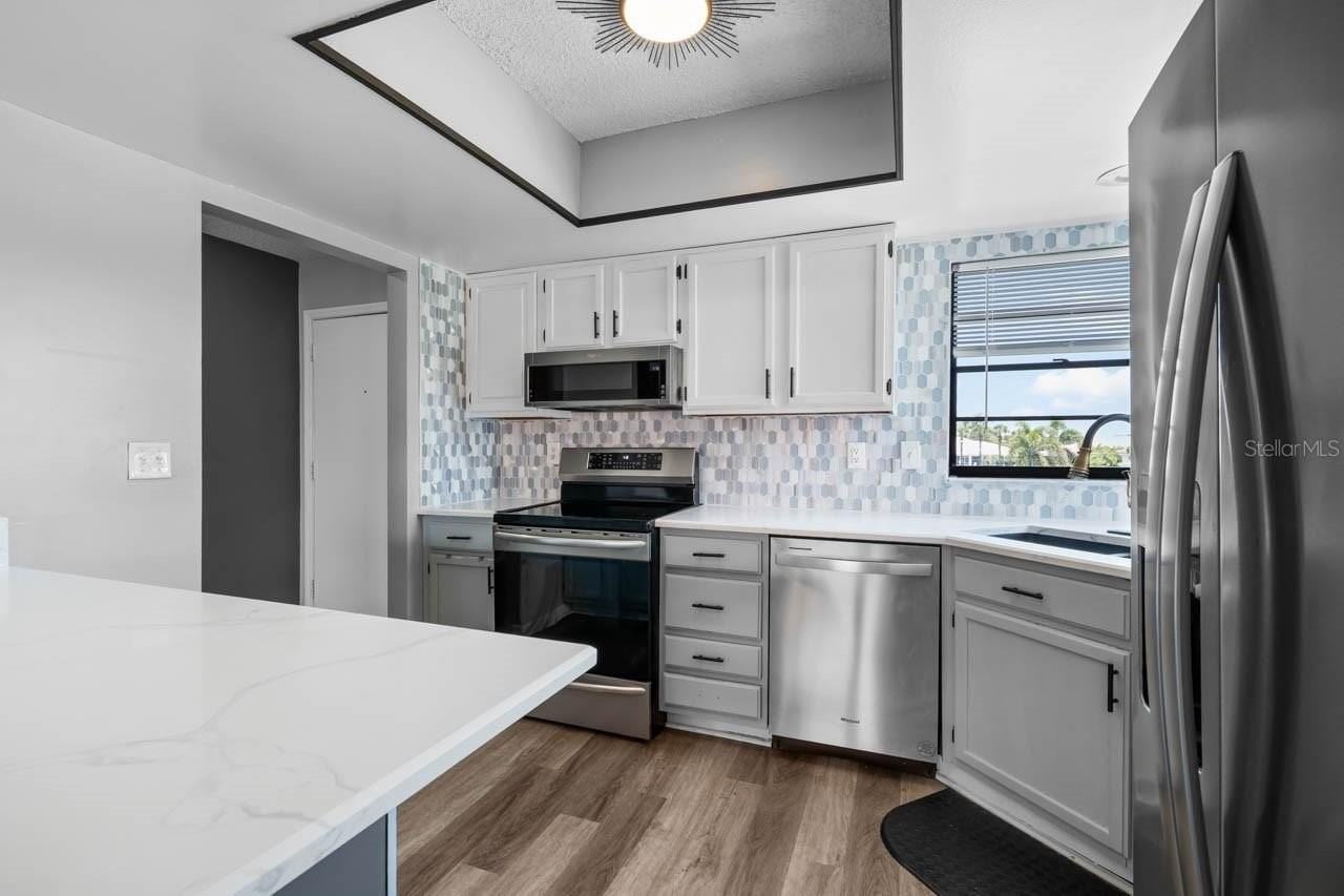 609 Lively Dr #B - Photo 5 of 16