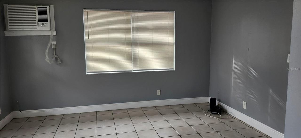 1422 E Seneca Ave #A - Photo 2 of 16
