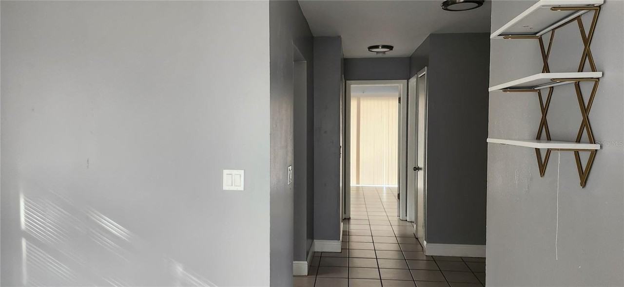 1422 E Seneca Ave #A - Photo 3 of 16