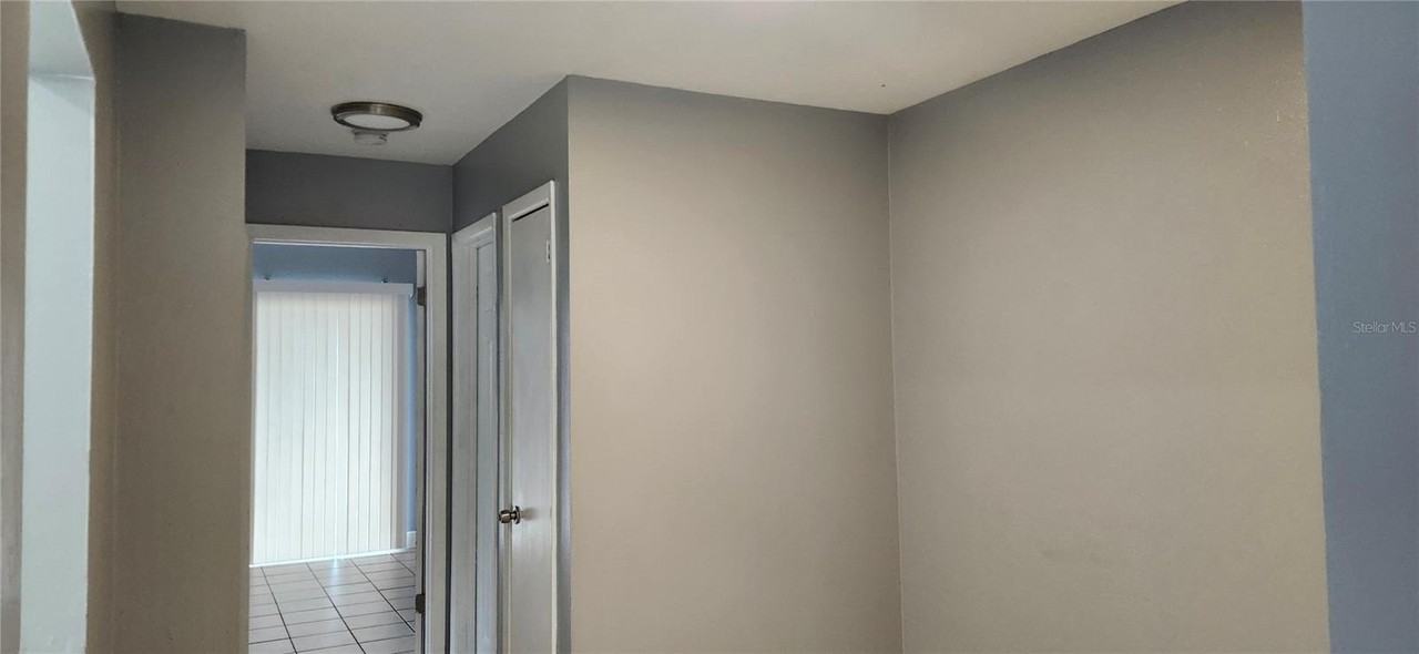 1422 E Seneca Ave #A - Photo 4 of 16