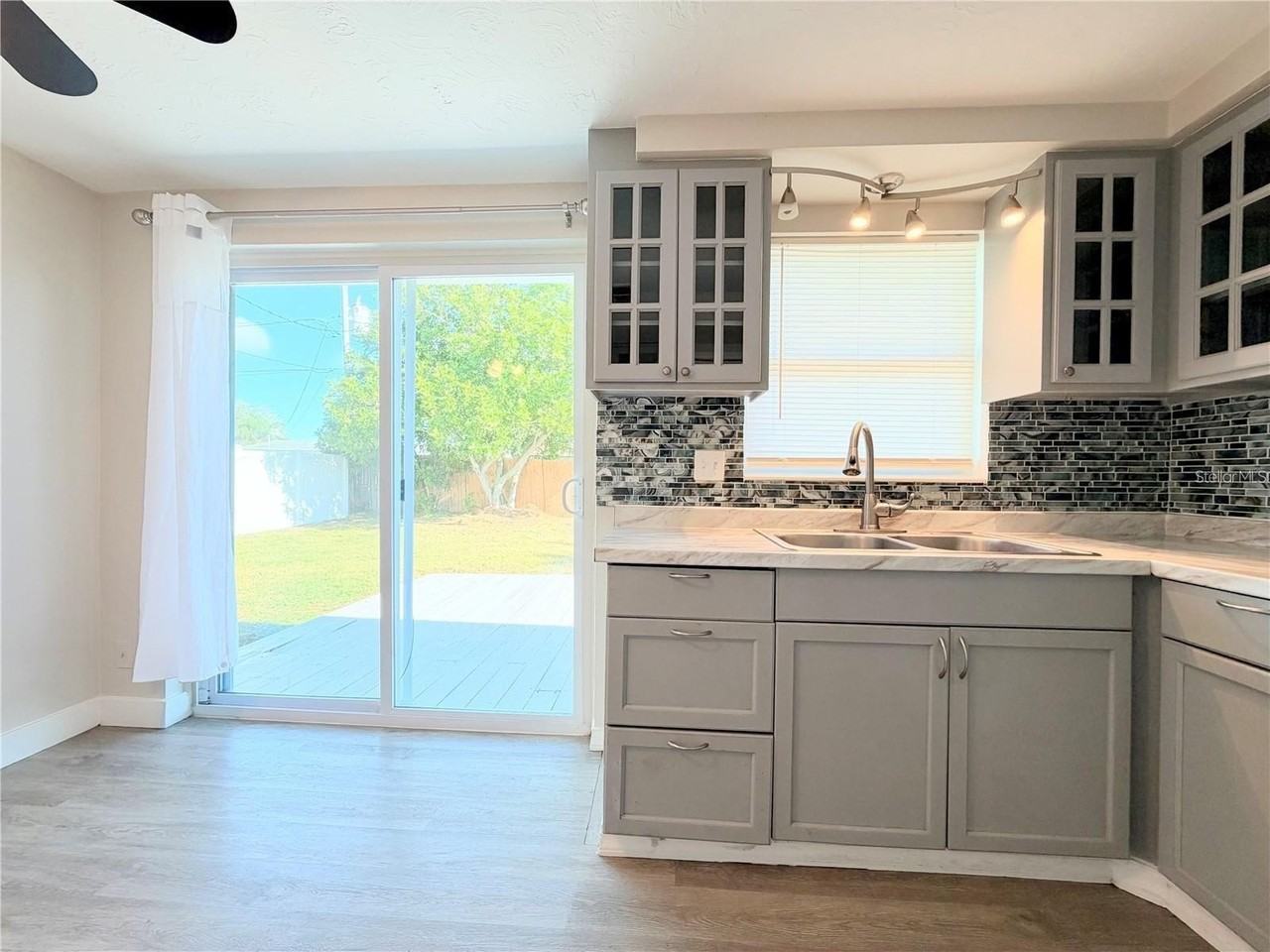 3811 Beechwood Dr - Photo 5 of 11