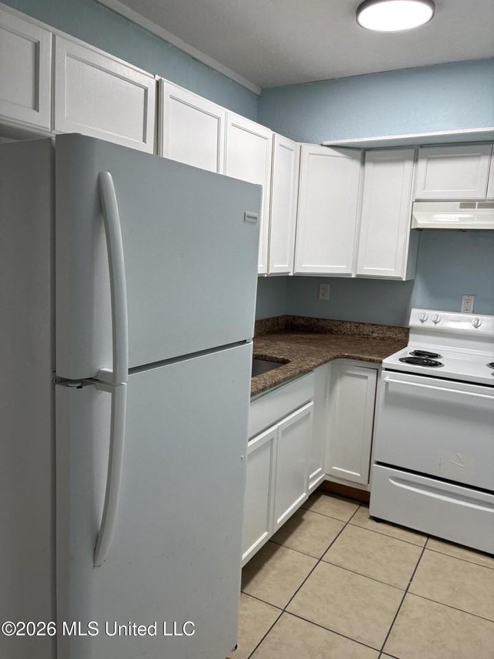511 32nd St Lot 1 - Photo 4 of 9