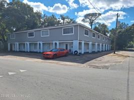 featured image of 511 32nd St Apt 26