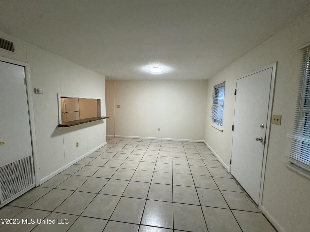 511 32nd St Apt 26 - Photo 3 of 9