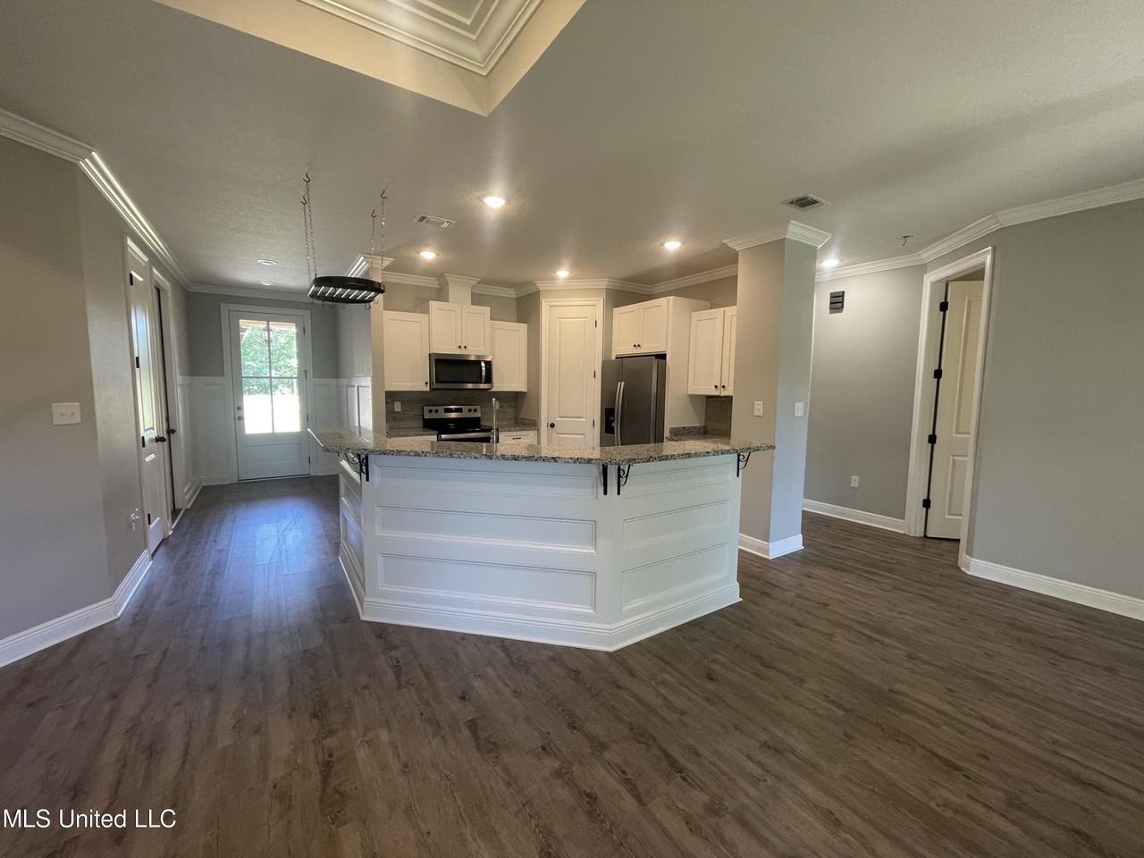15300 Big Ridge Rd - Photo 5 of 39