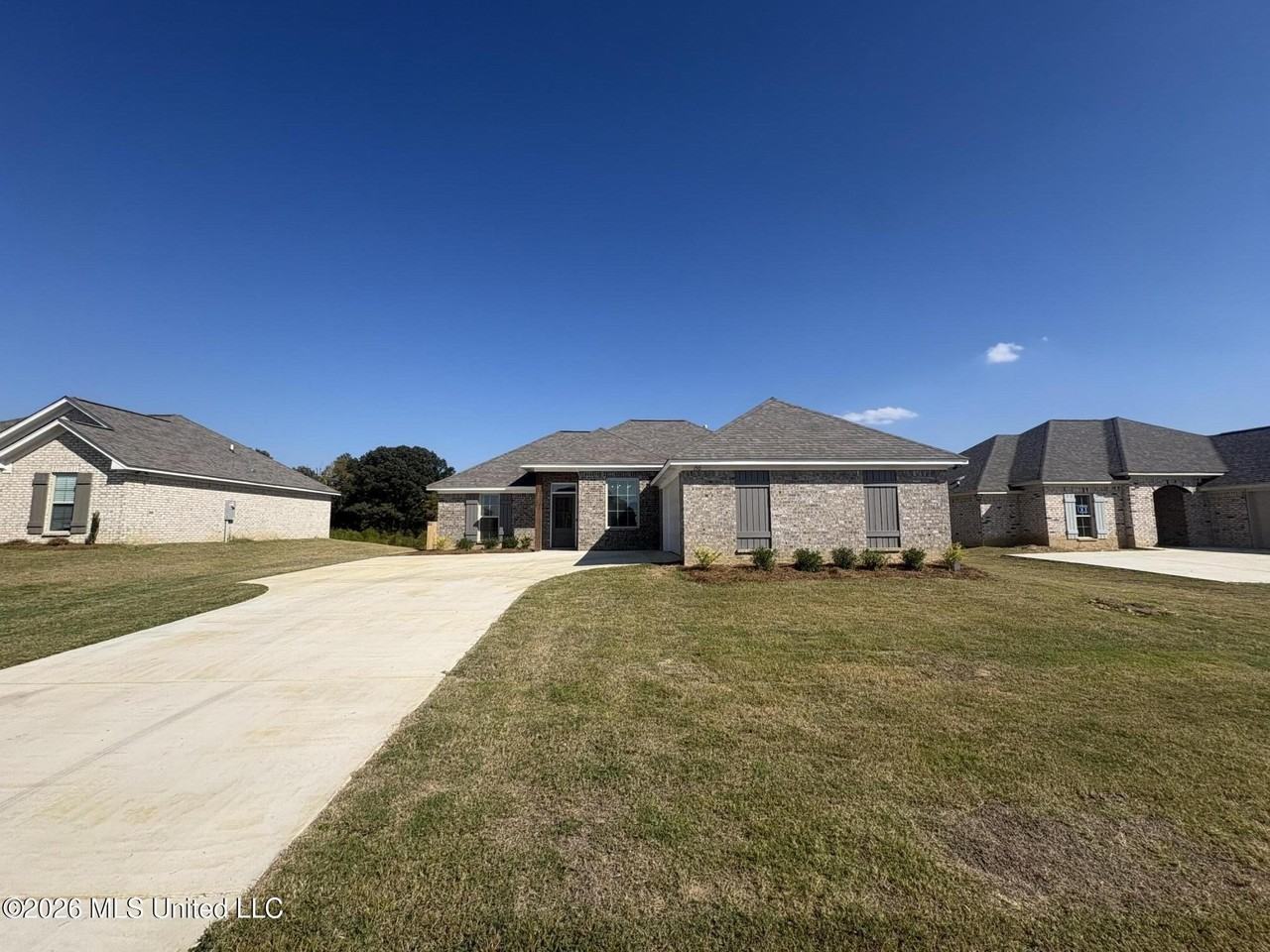 150 Madisonville Dr - Photo 2 of 39