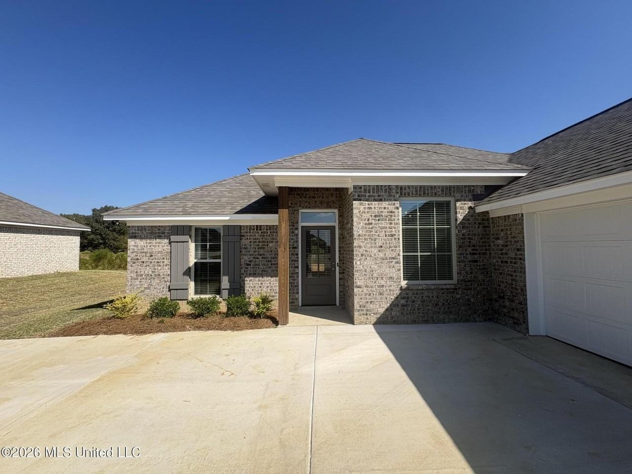 150 Madisonville Dr - Photo 5 of 39