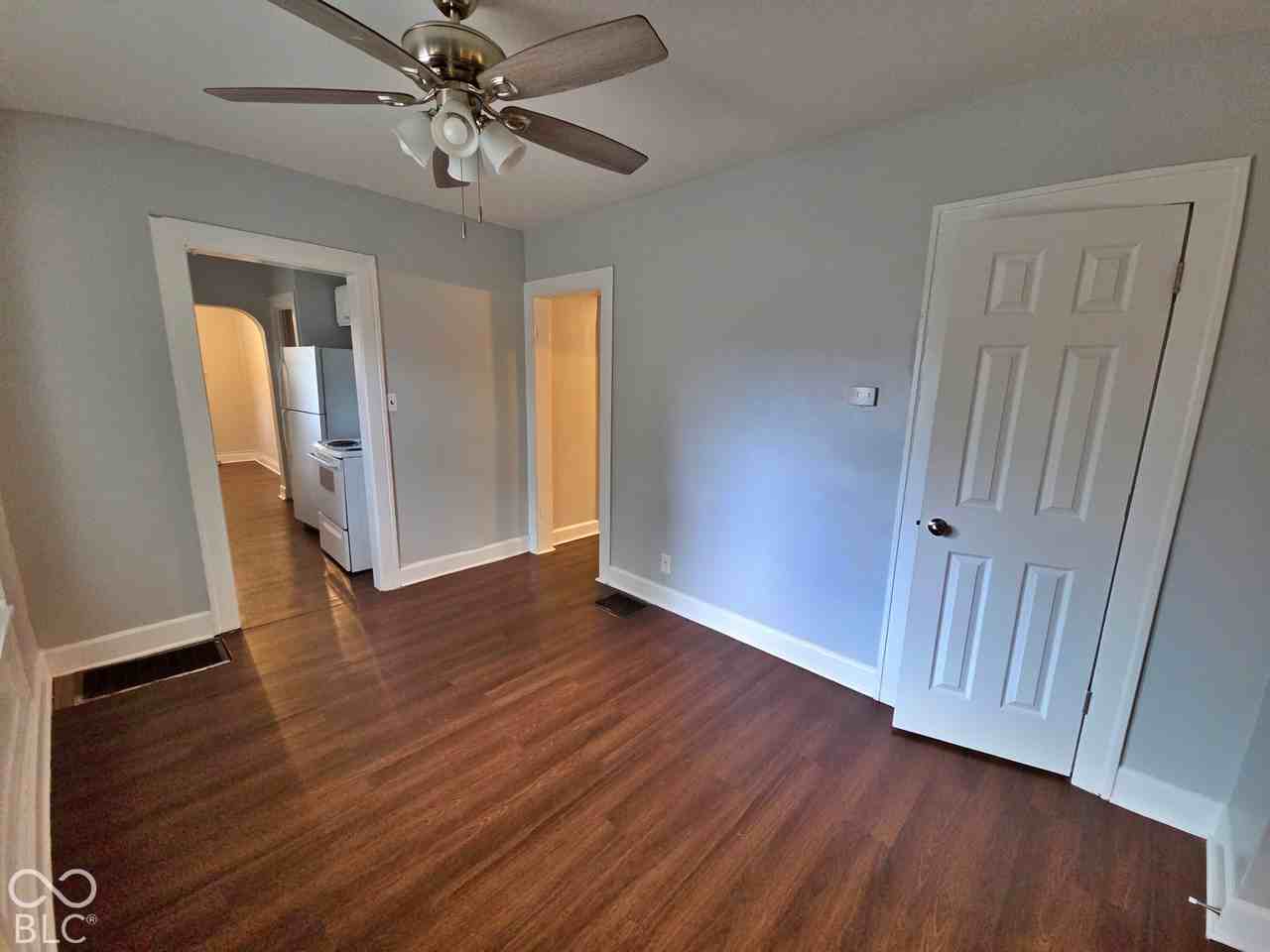 411 W 39th St - Photo 6 of 19