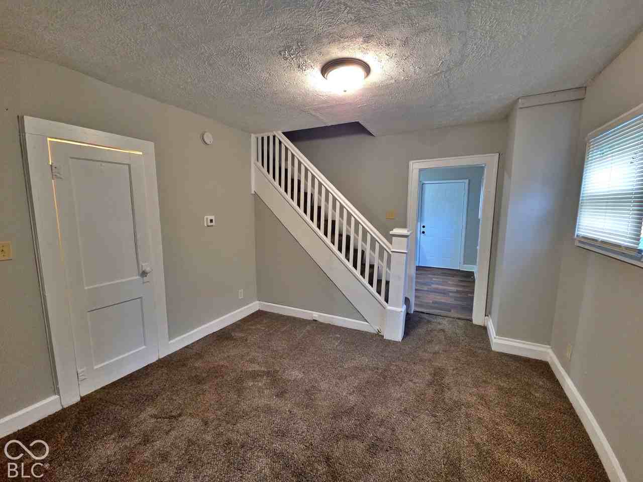 804 N Bradley Ave - Photo 5 of 19