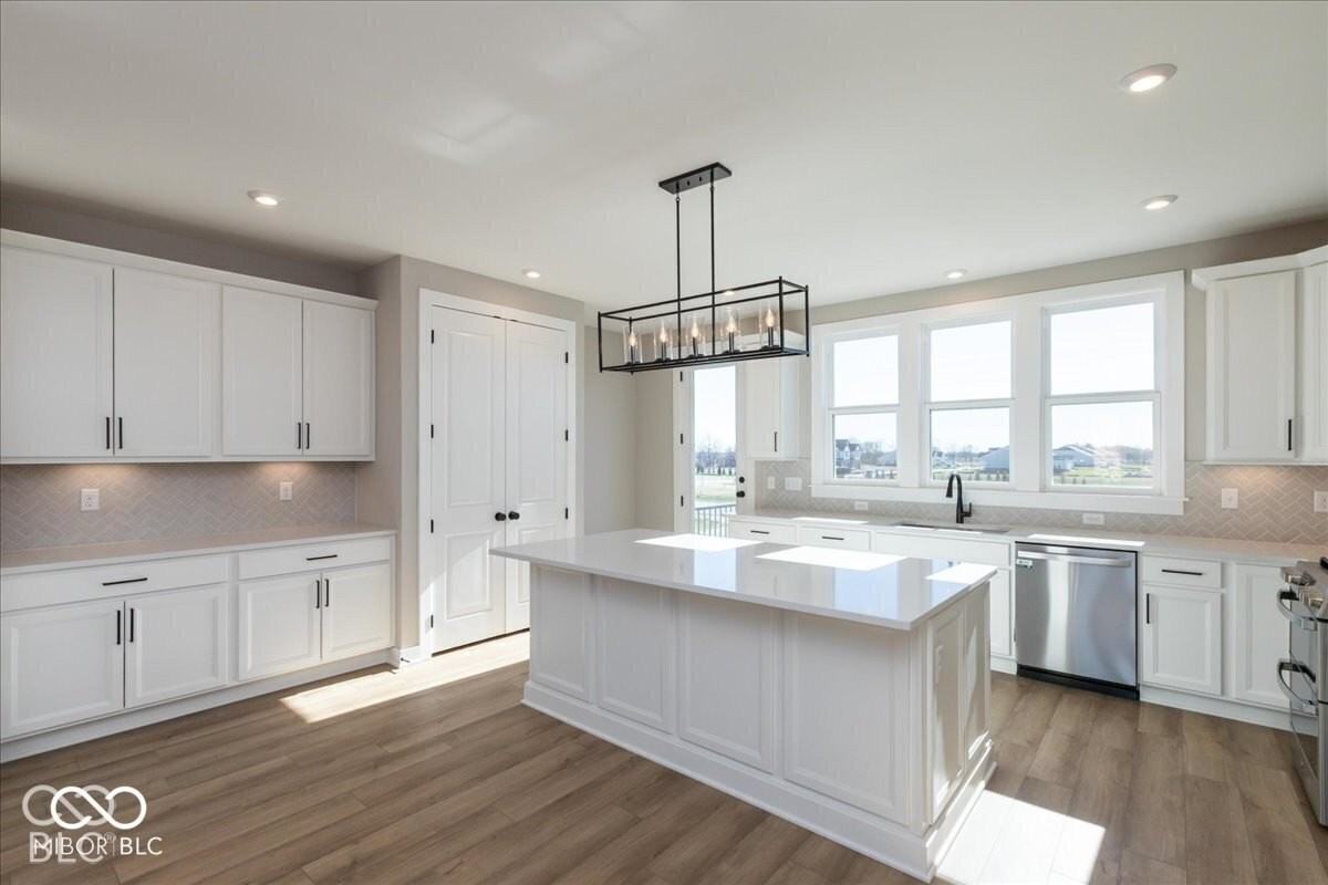 406 Elite St - Photo 2 of 18