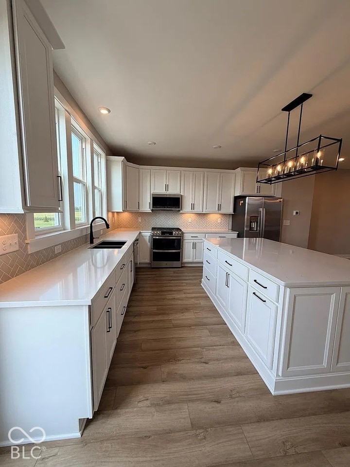 406 Elite St - Photo 4 of 18