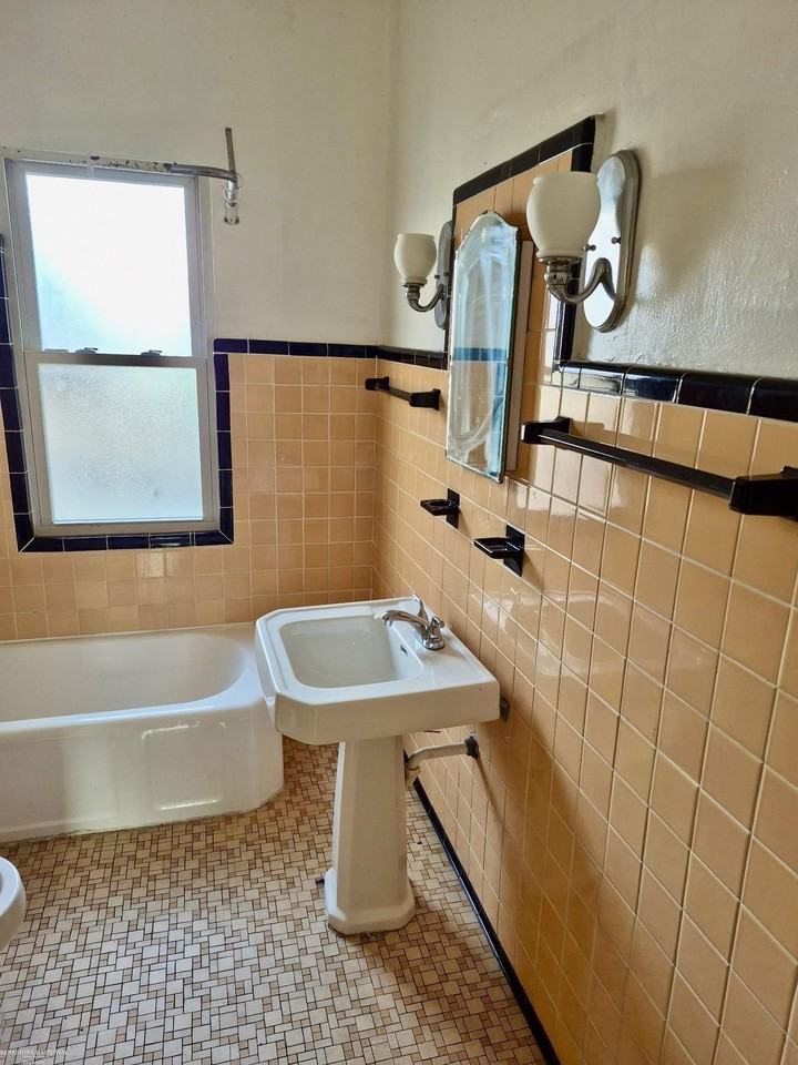 1146 2 Maryland Avenue - Photo 7 of 16