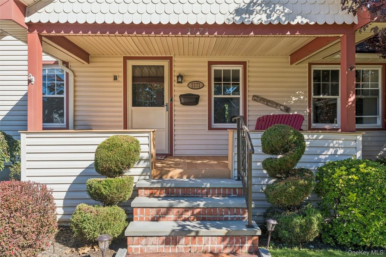 2171 Washington St - Photo 3 of 24