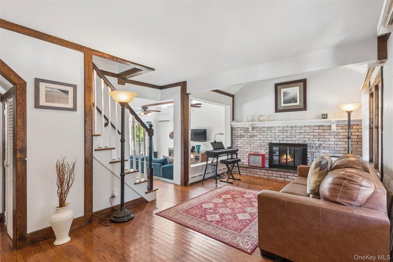 2171 Washington St - Photo 4 of 24