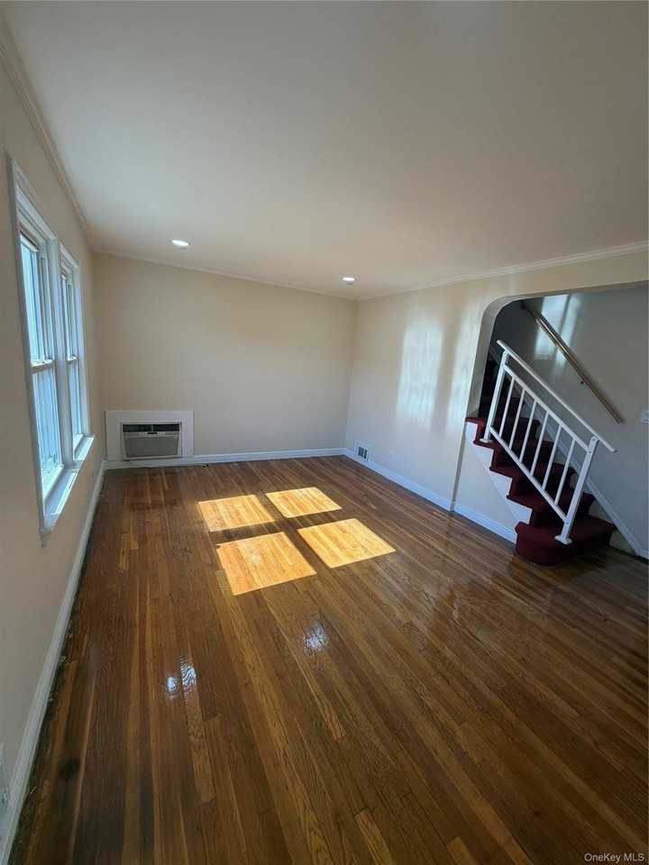 916 Center Dr - Photo 2 of 14