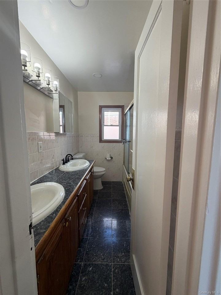 916 Center Dr - Photo 5 of 14