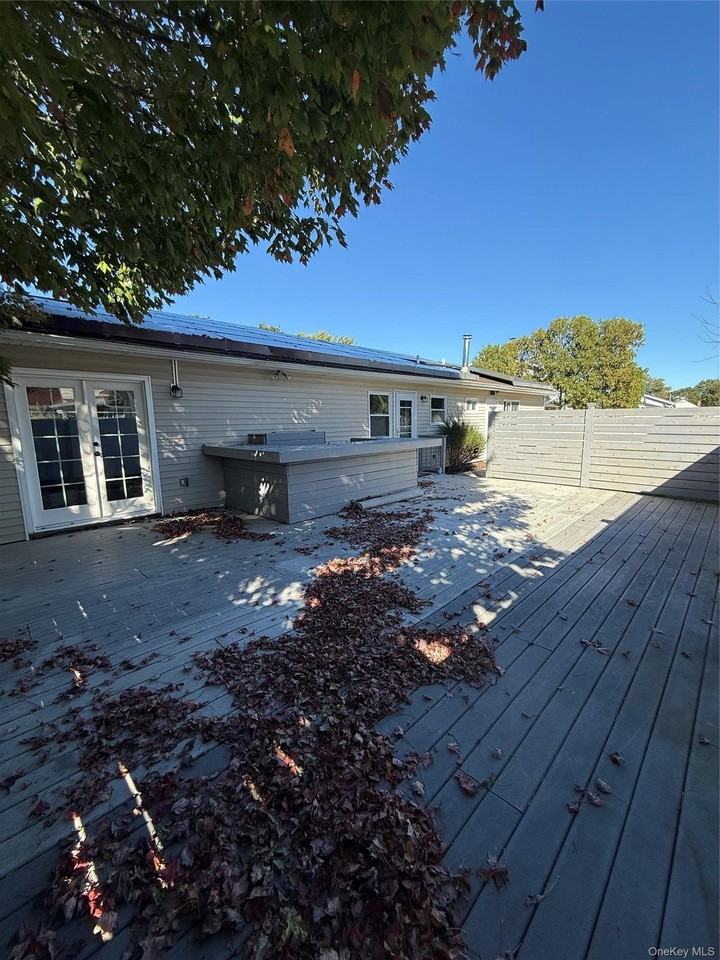 2 Michael Ave - Photo 4 of 13